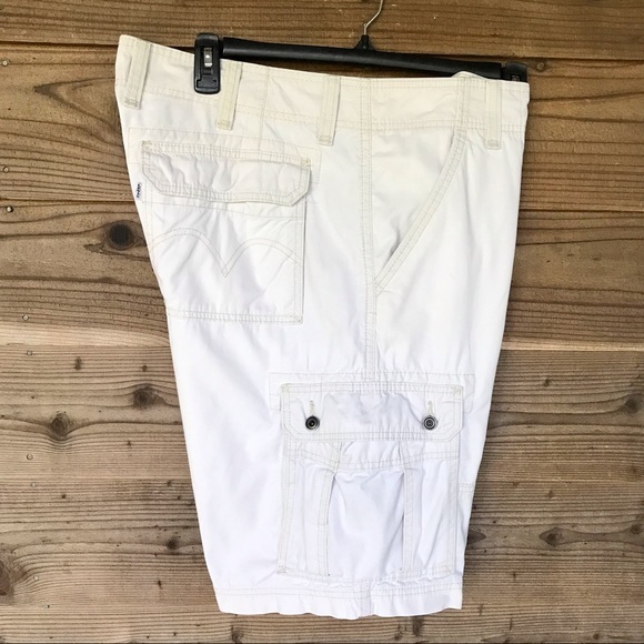 Levi’s Light Khaki 11” Cargo Shorts Size 40 - Picture 7 of 16